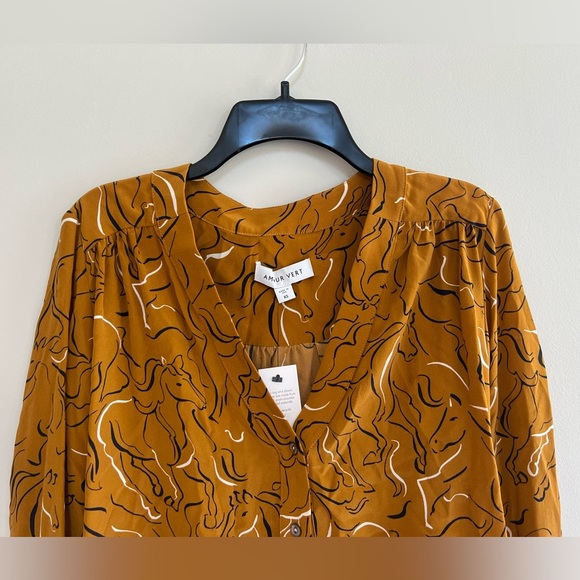 NWT Amour Vert Kaya Wild Horses Silk Button Front Blouse, size XS - Picture 4 of 7